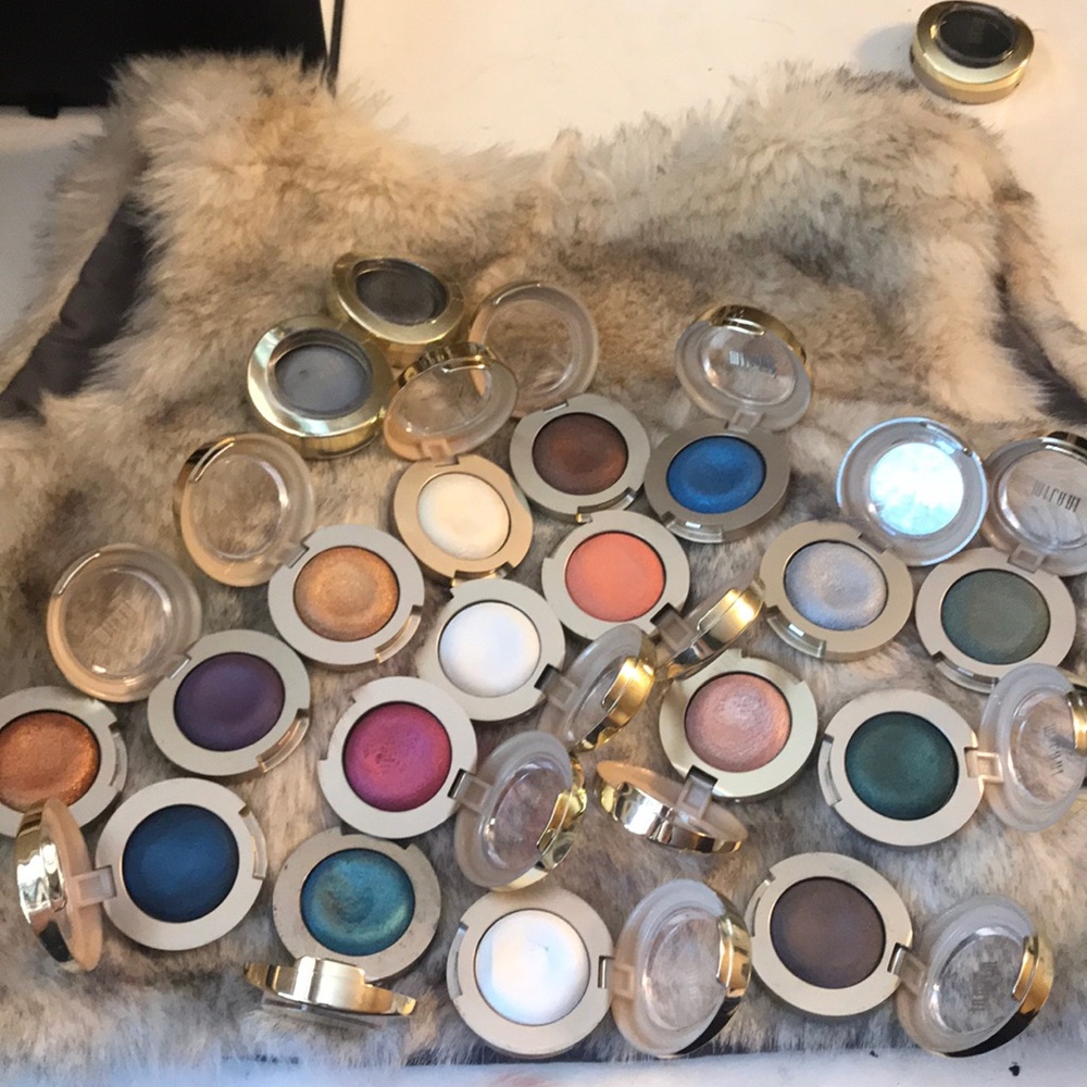 20 Milani eyeshadows